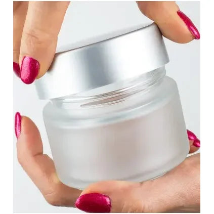 Capac argintiu pentru Ele Frost 100