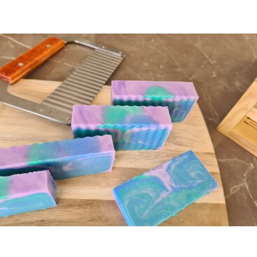 Taietor sapunuri ondulat